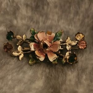 Flower pin